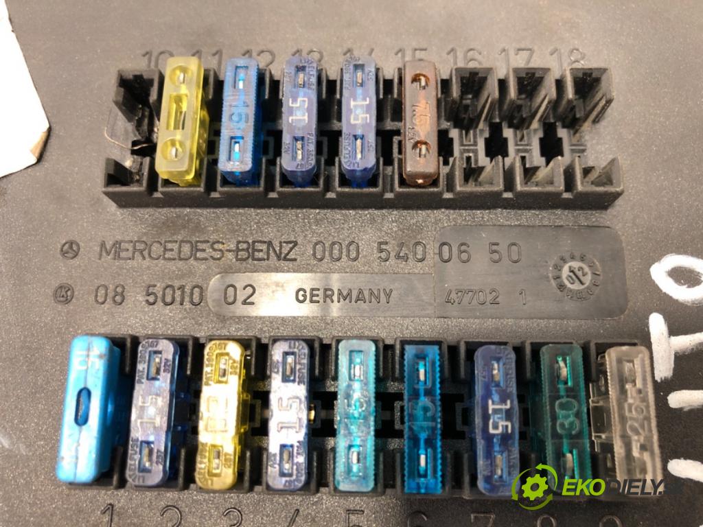 MERCEDES-BENZ VITO Autobus (W638) 1996 - 2003    110 CDI 2.2 (638.194) 75 kW [102 KM] olej napędowy 1999 - 2003  skříňka poistková 0005400650 (Pojistkové skříňky)