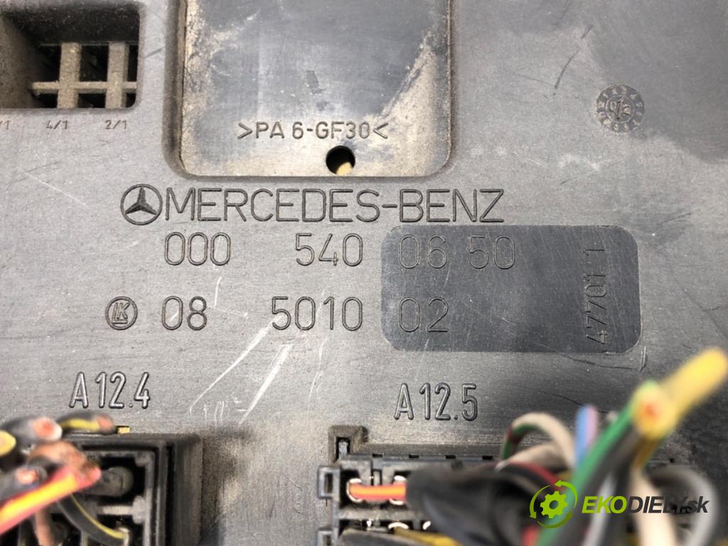 MERCEDES-BENZ VITO Autobus (W638) 1996 - 2003    110 CDI 2.2 (638.194) 75 kW [102 KM] olej napędowy 1999 - 2003  skříňka poistková 0005400650 (Pojistkové skříňky)