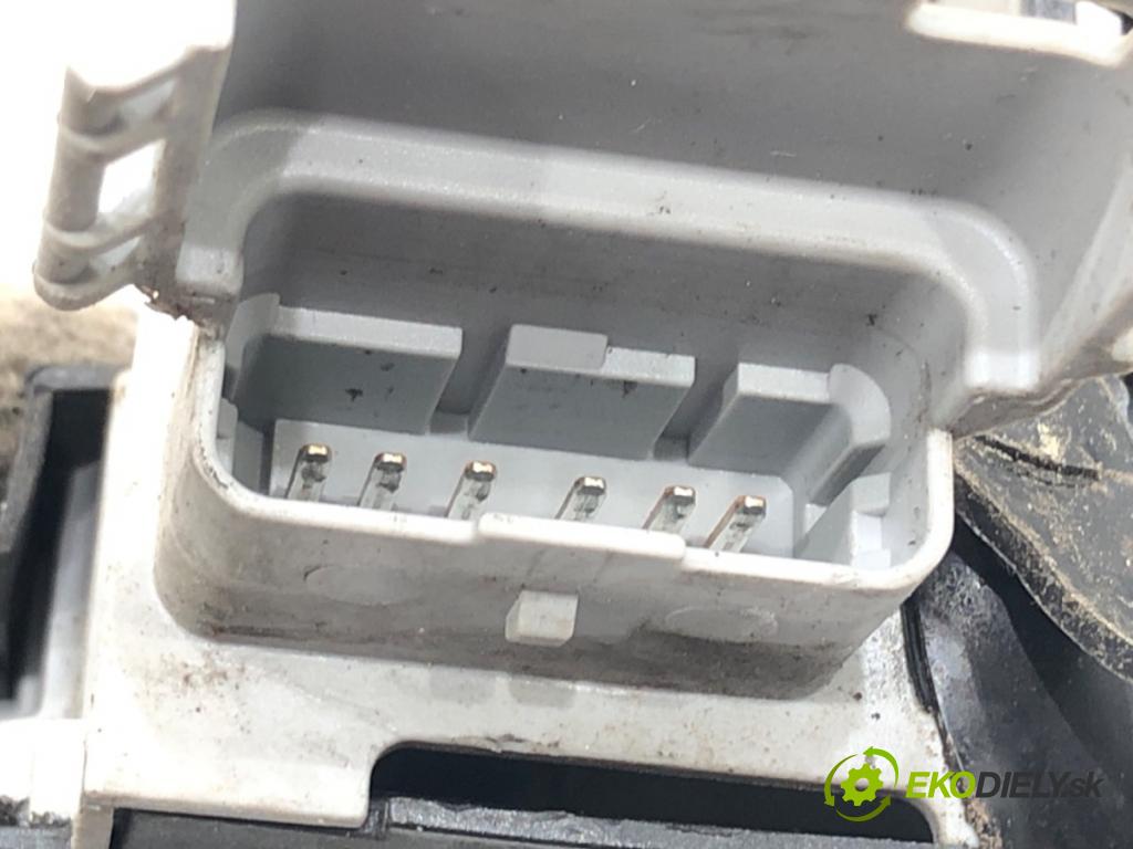 PEUGEOT 407 SW (6E_) 2004 - 2011    2.0 HDi 135 100 kW [136 KM] olej napędowy 2004 - 2010  zámok dveře levý přední část