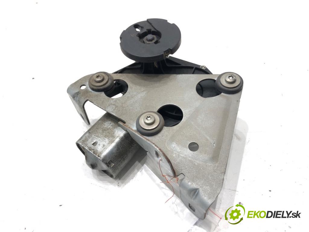 PEUGEOT 407 SW (6E_) 2004 - 2011    2.0 HDi 135 100 kW [136 KM] olej napędowy 2004 - 2010  motor stěračů zadní část 9646500880