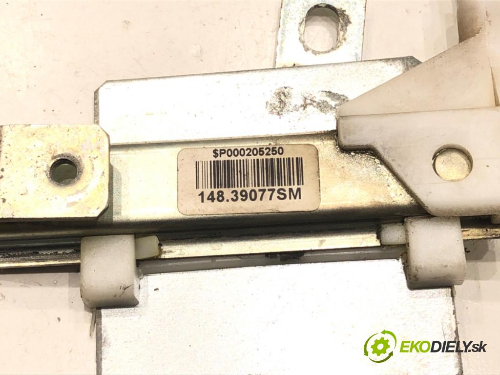 PEUGEOT 407 SW (6E_) 2004 - 2011    2.0 HDi 135 100 kW [136 KM] olej napędowy 2004 - 2010  mechanismus okna levý zadní část 9646595680