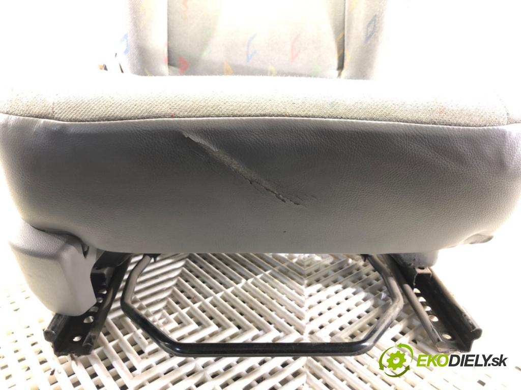 VW TRANSPORTER V Autobus (7HB, 7HJ, 7EB, 7EJ) 2003 - 2015    1.9 TDI 77 kW [105 KM] olej napędowy 2003 - 2009  Sedadlo ľavy predný