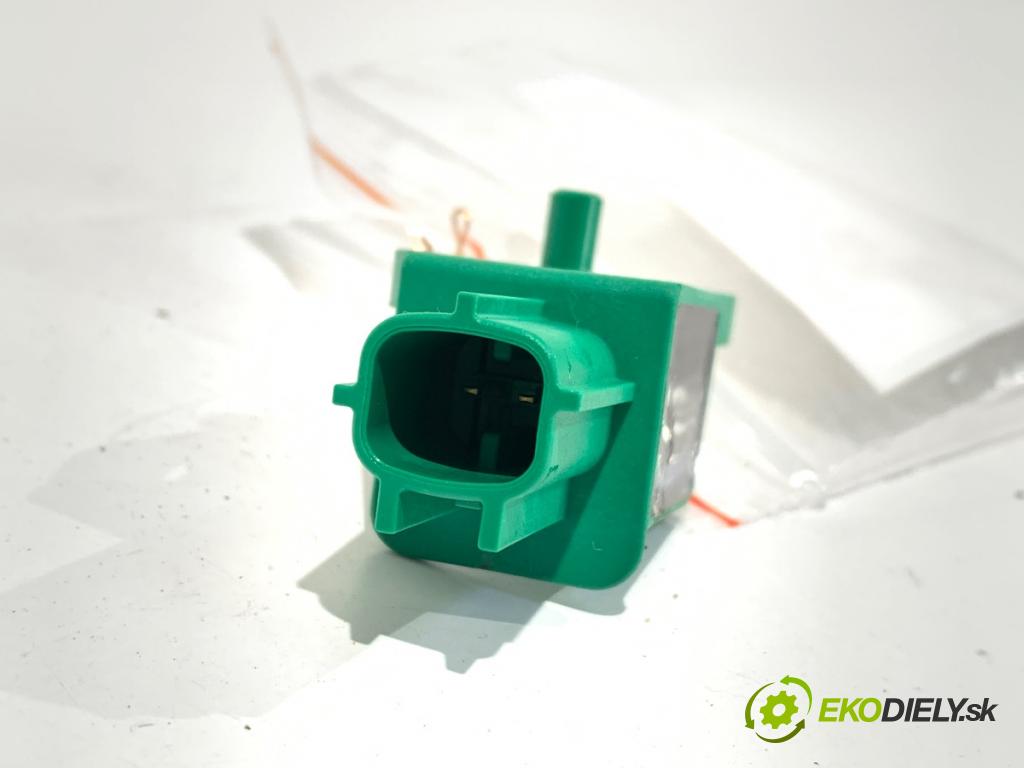 AUDI Q5 (8RB) 2008 - 2017    SQ5 TDI quattro 240 kW [326 KM] olej napędowy 2015 - 2017  Snímač nárazu 1K0909606C (Snímač nárazu)