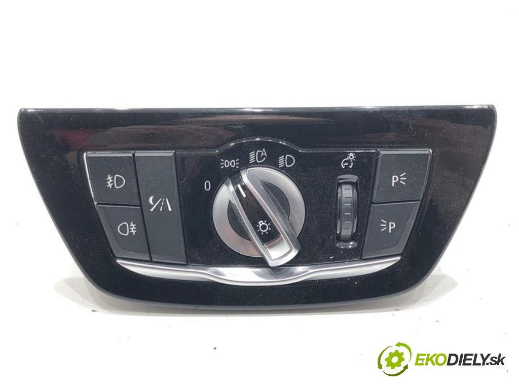 BMW 5 (G30, F90) 2016 - 2022    540 d xDrive 235 kW [320 KM] olej napędowy 2017 - 2020  spínač světel 6841887