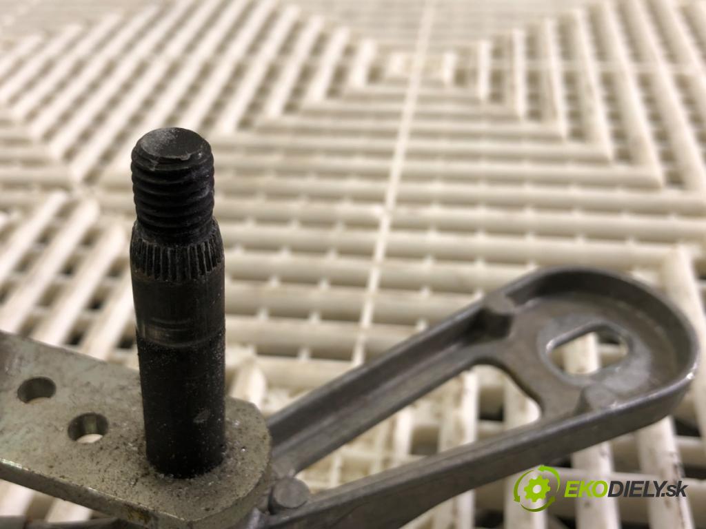 BMW 5 (G30, F90) 2016 - 2022    540 d xDrive 235 kW [320 KM] olej napędowy 2017 - 2020  Mechanizmus stieračov predný W000061594 (Motorčeky stieračov predné)