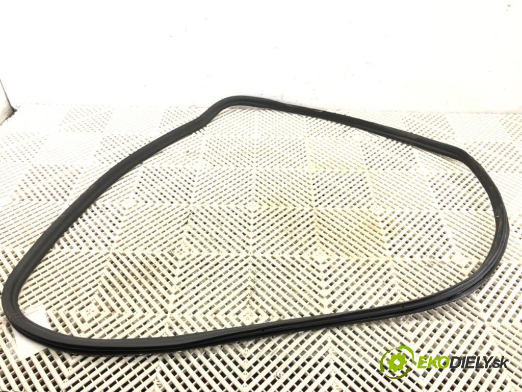 BMW 5 (G30, F90) 2016 - 2022    540 d xDrive 235 kW [320 KM] olej napędowy 2017 - 2020  těsnění dveře zadní část levá strana  (Ostatní)