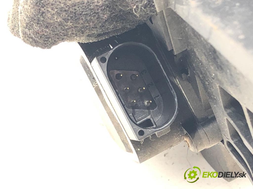 MERCEDES-BENZ KLASA C (W203) 2000 - 2007    C 200 Kompressor (203.042) 120 kW [163 KM] benzyna 2002 - 2007  Potenciometer plynu 2033000104 (Pedál)