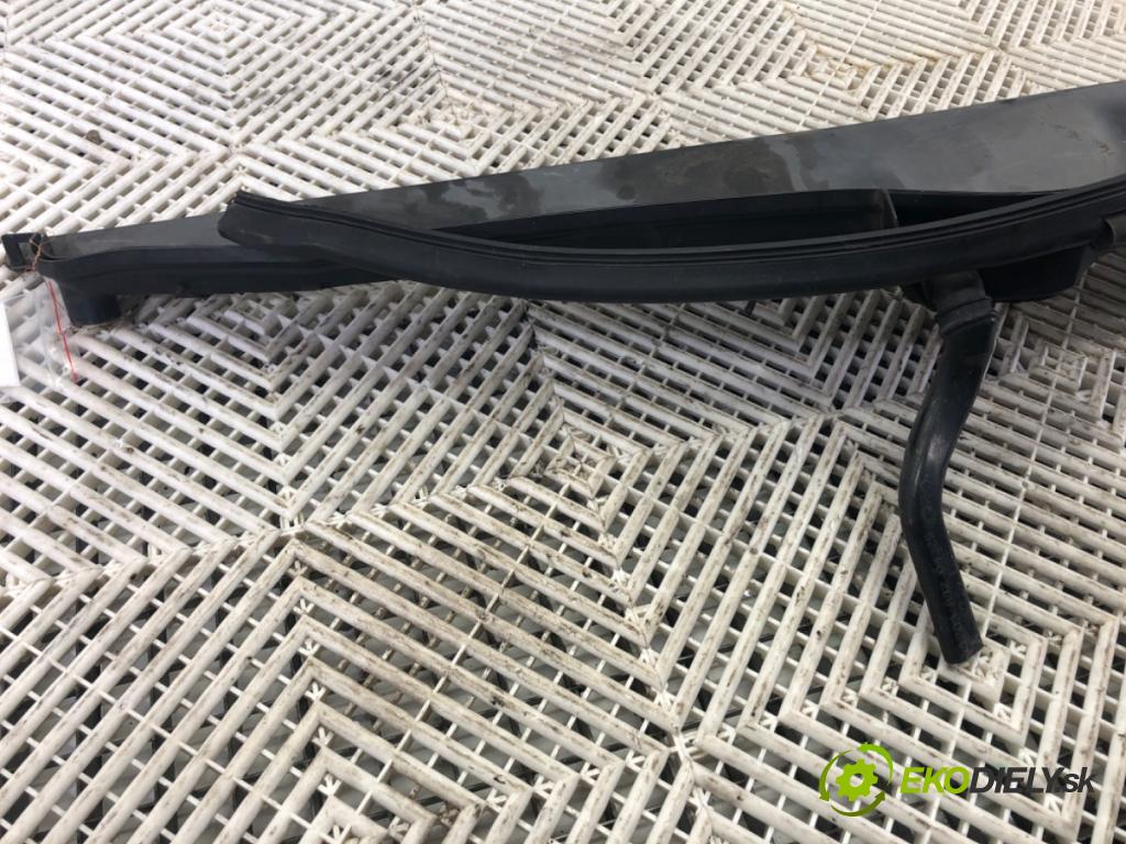 MERCEDES-BENZ KLASA C (W203) 2000 - 2007    C 200 Kompressor (203.042) 120 kW [163 KM] benzyna 2002 - 2007  Torpédo, plast pod čelné okno 2038300813 (Torpédo)