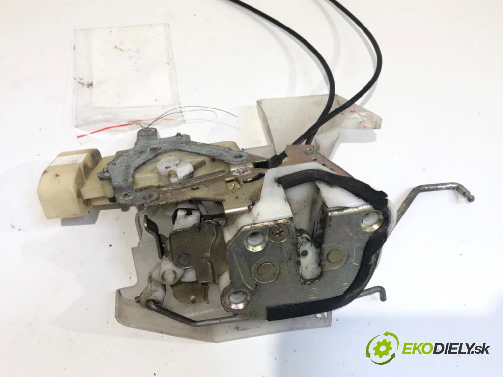 TOYOTA CELICA coupe (_T23_) 1999 - 2006    1.8 16V VT-i (ZZT230_) 105 kW [143 KM] benzyna 1999 - 2005  zámok dveře pravý přední část