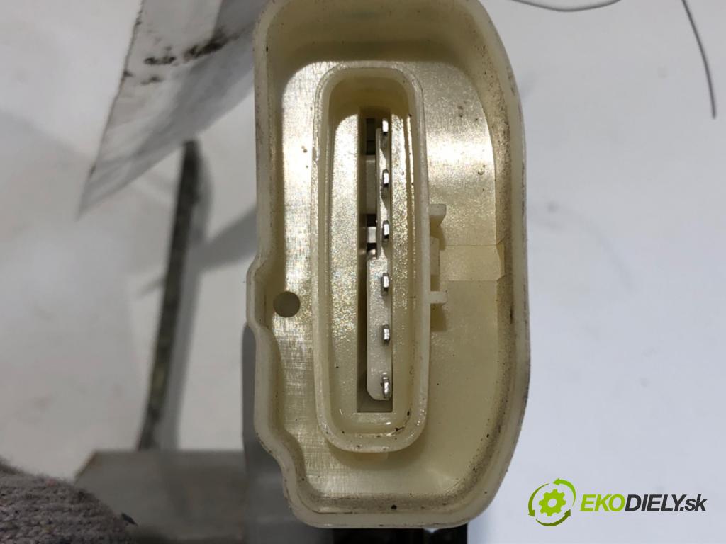 TOYOTA CELICA coupe (_T23_) 1999 - 2006    1.8 16V VT-i (ZZT230_) 105 kW [143 KM] benzyna 1999 - 2005  zámok dveře pravý přední část