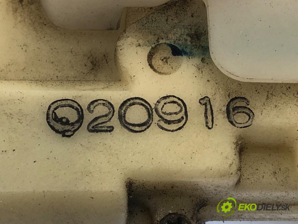 TOYOTA CELICA coupe (_T23_) 1999 - 2006    1.8 16V VT-i (ZZT230_) 105 kW [143 KM] benzyna 1999 - 2005  zámok dveře pravý přední část