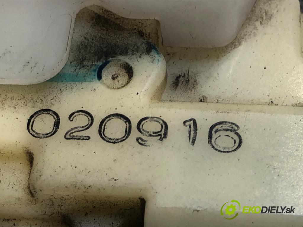 TOYOTA CELICA coupe (_T23_) 1999 - 2006    1.8 16V VT-i (ZZT230_) 105 kW [143 KM] benzyna 1999 - 2005  zámok dveře levý přední část 020916