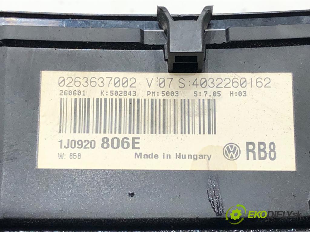 VW GOLF IV Variant (1J5) 1999 - 2006    1.9 TDI 66 kW [90 KM] olej napędowy 1999 - 2006  Prístrojovka 1J0920806E (Prístrojové dosky, displeje)