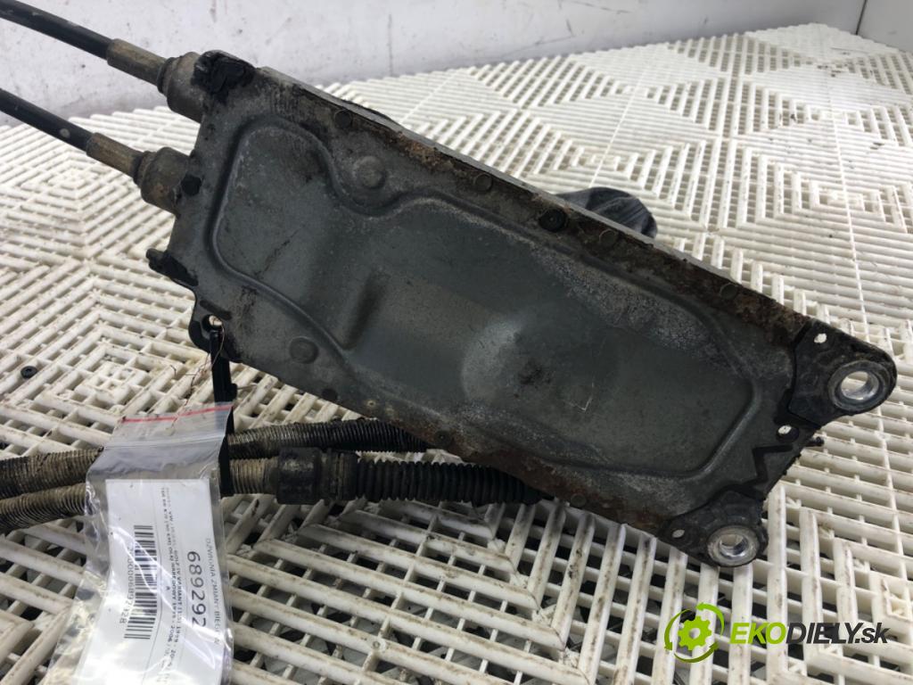 VW GOLF IV Variant (1J5) 1999 - 2006    1.9 TDI 66 kW [90 KM] olej napędowy 1999 - 2006  Kulisa 1J0711611A (Rýchlostná páka / kulisa)