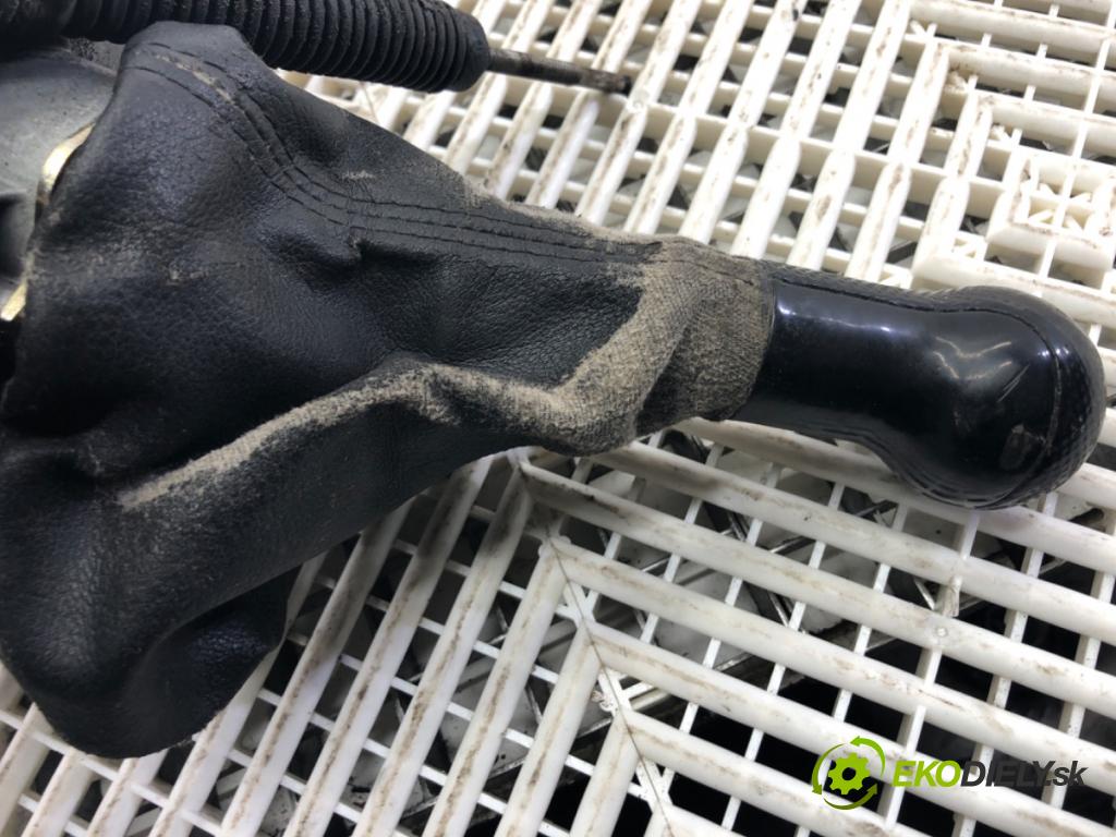 VW GOLF IV Variant (1J5) 1999 - 2006    1.9 TDI 66 kW [90 KM] olej napędowy 1999 - 2006  Kulisa 1J0711611A (Rýchlostná páka / kulisa)