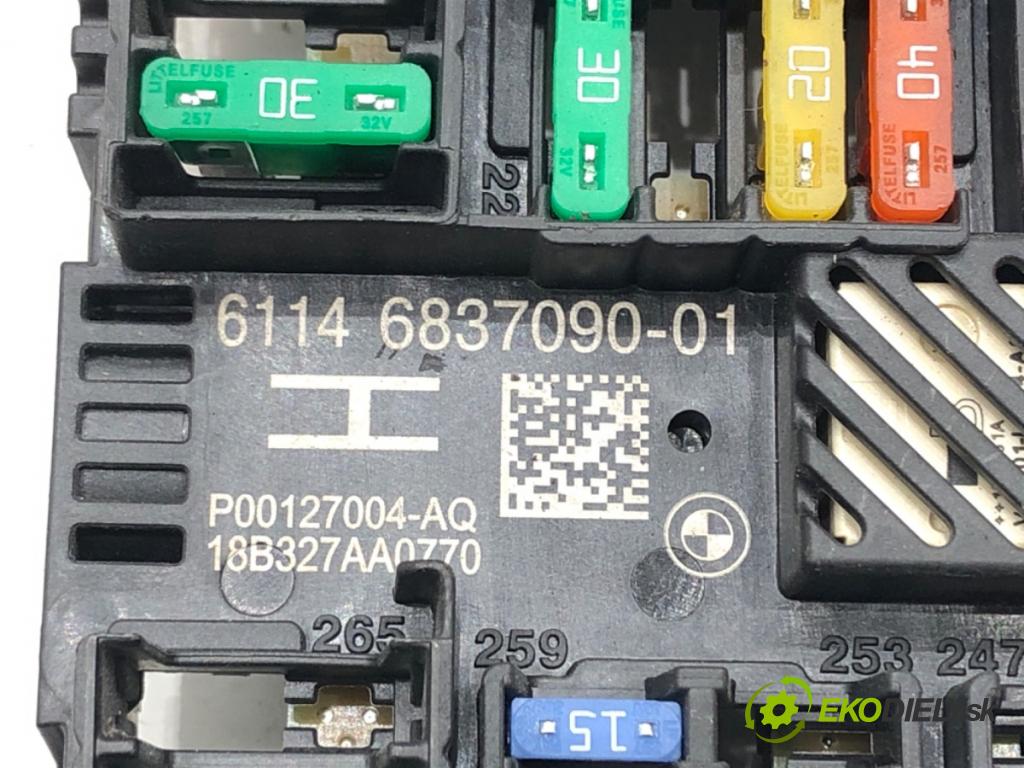 BMW 5 (G30, F90) 2016 - 2022    540 d xDrive 235 kW [320 KM] olej napędowy 2017 - 2020  skříňka poistková 6837090 (Pojistkové skříňky)