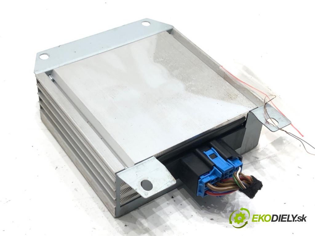 AUDI A4 B6 (8E2) 2000 - 2005    2.0 96 kW [130 KM] benzyna 2000 - 2004  Zosilňovač 8E5035223 (Zosilňovače)