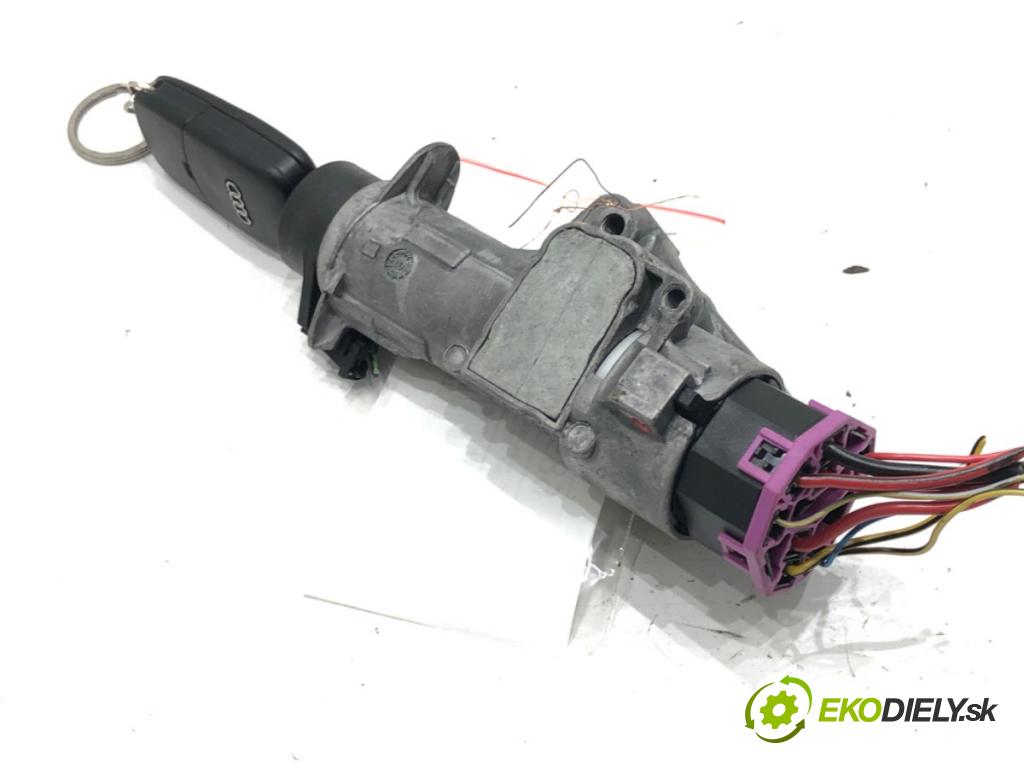 AUDI A4 B6 (8E2) 2000 - 2005    2.0 96 kW [130 KM] benzyna 2000 - 2004  spinačka 4B0905851C (Spínacie skrinky a kľúče)