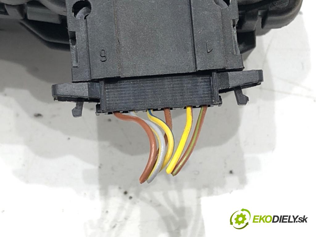 AUDI A4 B6 (8E2) 2000 - 2005    2.0 96 kW [130 KM] benzyna 2000 - 2004  Potenciometer plynu 8E1721523A (Pedále)