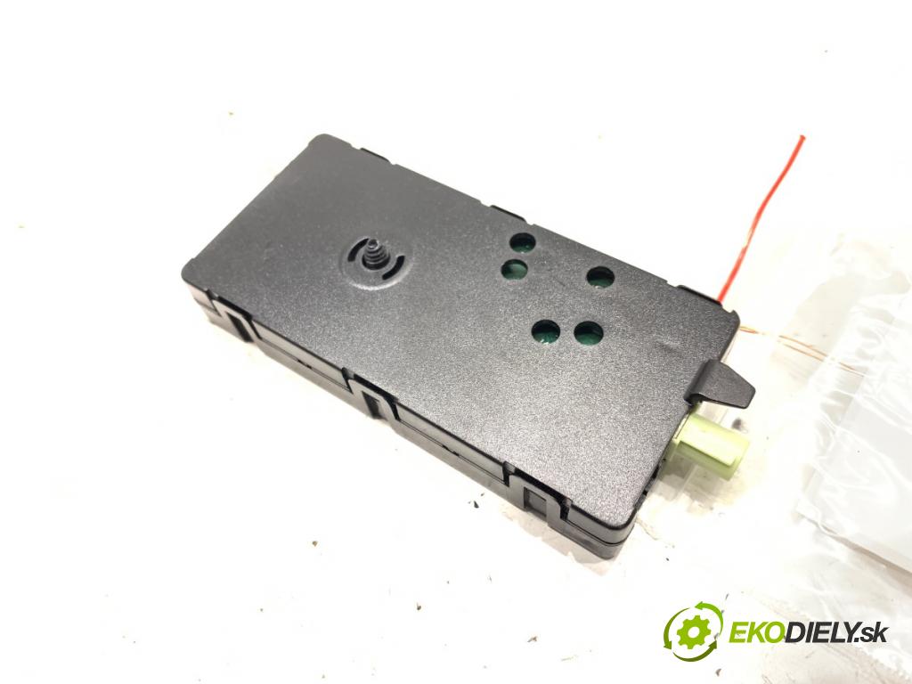 BMW 5 (G30, F90) 2016 - 2022    540 d xDrive 235 kW [320 KM] olej napędowy 2017 - 2020  Zosilňovač Antenní: 9384054 (Zosilňovač)