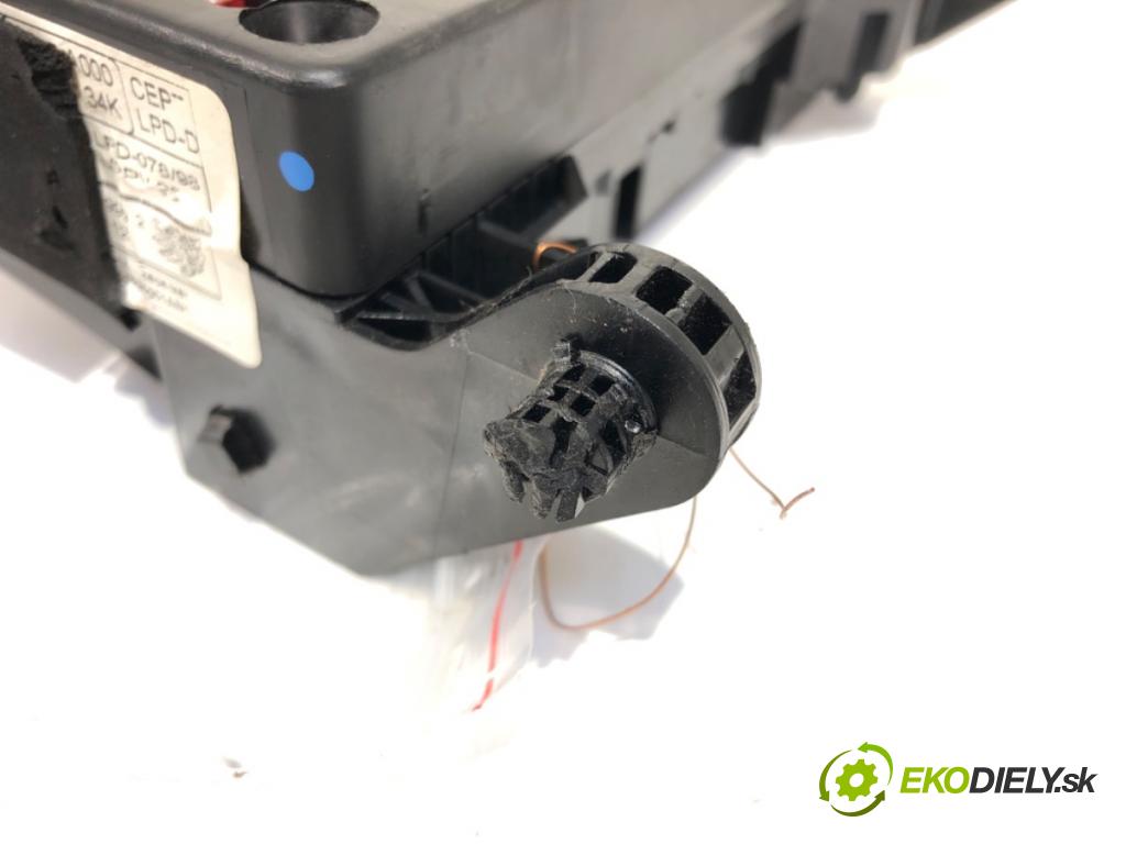 VW SHARAN (7M8, 7M9, 7M6) 1995 - 2010    1.9 TDI 85 kW [115 KM] olej napędowy 2000 - 2010  Modul BSI S108152001 (Poistková skrinka)