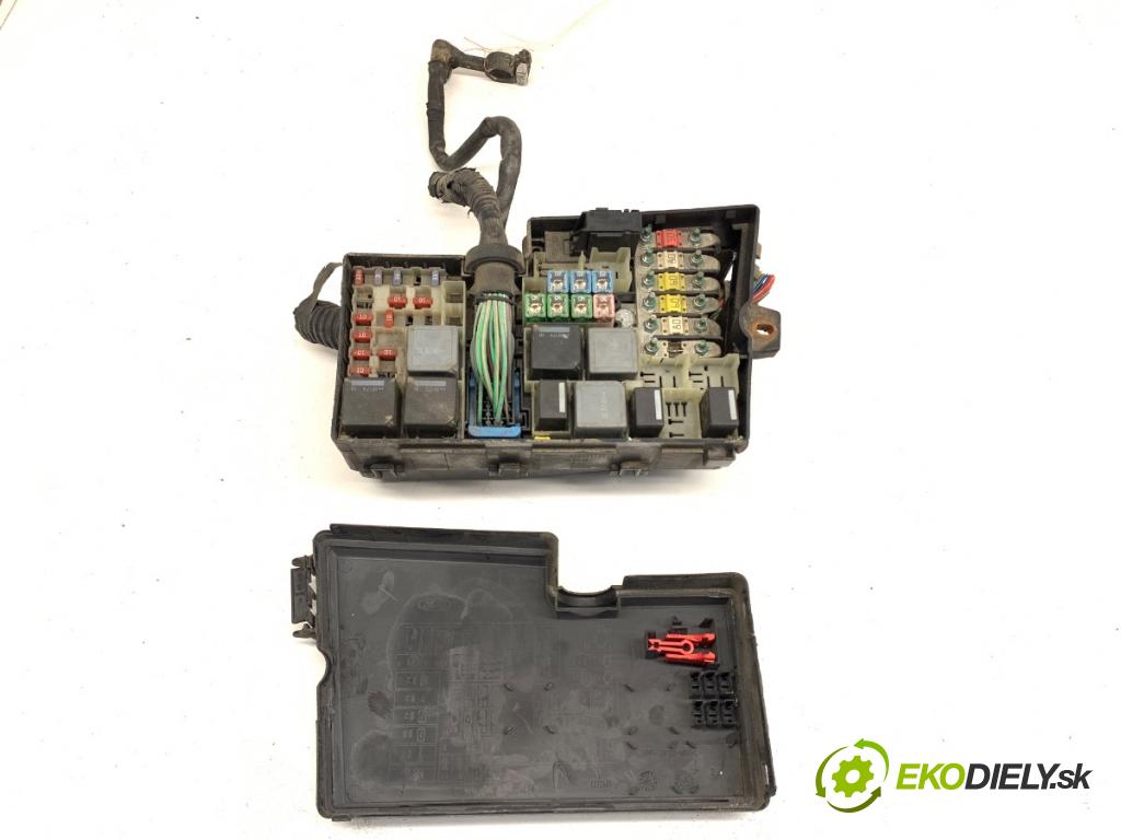 FORD FOCUS II (DA_, HCP, DP) 2004 - 2013    1.8 TDCi 85 kW [115 KM] olej napędowy 2005 - 2012  modul BSI 3M5T-14A067-BC (Pojistkové skříňky)