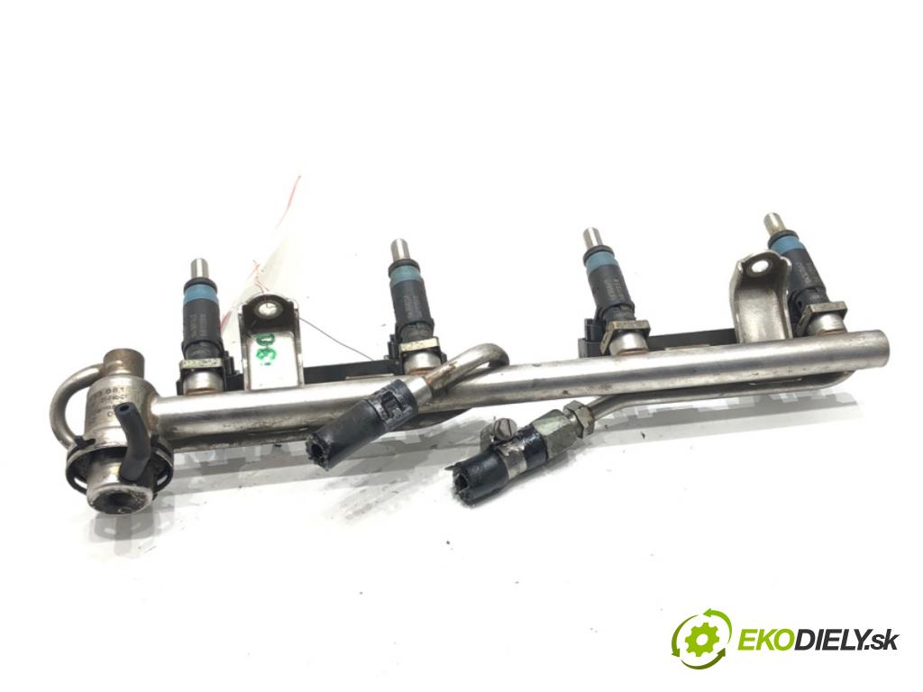 AUDI A4 B6 (8E2) 2000 - 2005    2.0 96 kW [130 KM] benzyna 2000 - 2004  Lišta vstrekovacia 058133681 (Vstrekovacie lišty)