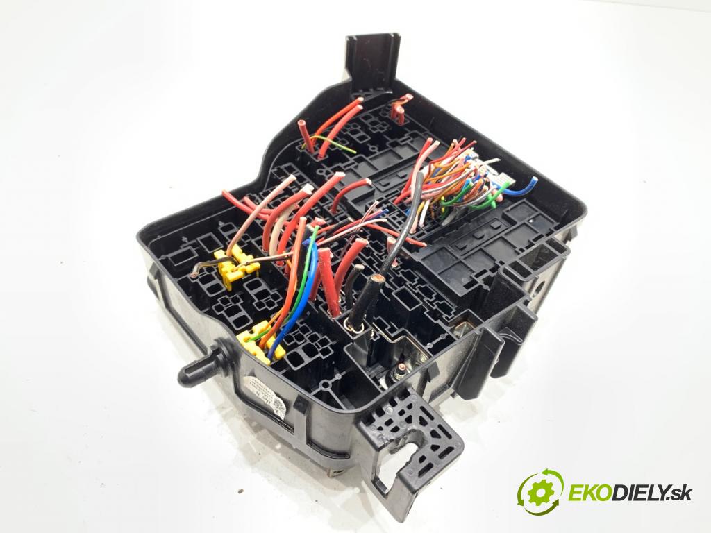 HYUNDAI TUCSON (NX4E, NX4A) 2020 - 2022    1.6 T-GDi 110 kW [150 KM] benzyna 2021 - 2022  skříňka poistková 919A5-N9000 (Pojistkové skříňky)