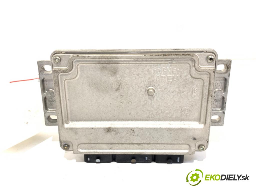 PEUGEOT 407 SW (6E_) 2004 - 2011    2.0 100 kW [136 KM] benzyna 2004 - 2005  riadiaca jednotka Motor IAW6LP1.12 9656571180 (Riadiaca jednotka)