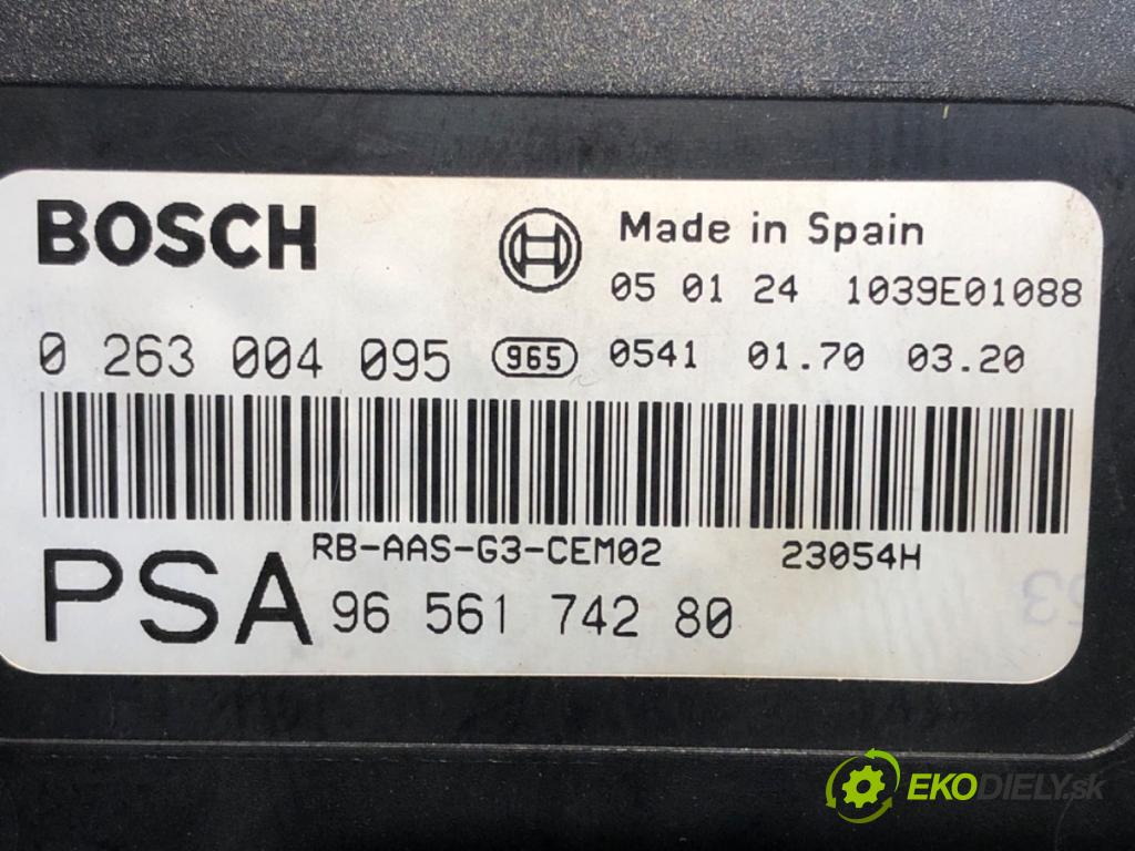 PEUGEOT 407 SW (6E_) 2004 - 2011    2.0 100 kW [136 KM] benzyna 2004 - 2005  Modul PDC 9656174280 (Ostatné)