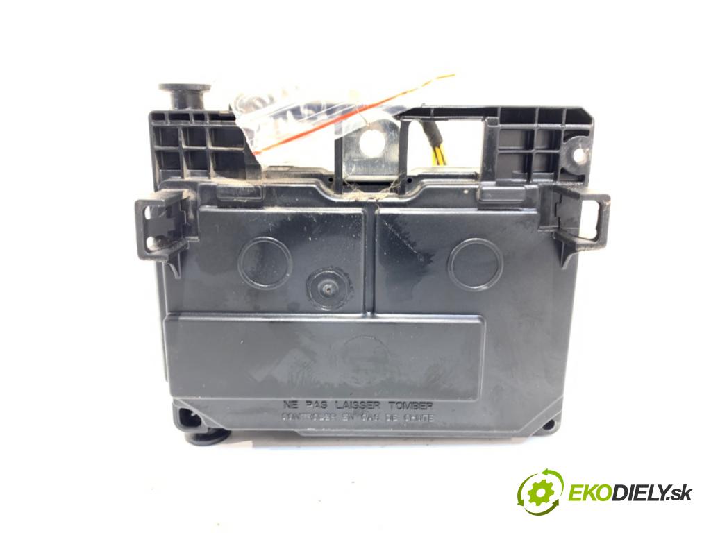 PEUGEOT 407 SW (6E_) 2004 - 2011    2.0 100 kW [136 KM] benzyna 2004 - 2005  Modul BSM S118983002Q (Ostatné)