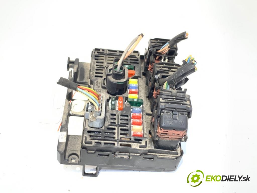 PEUGEOT 407 SW (6E_) 2004 - 2011    2.0 100 kW [136 KM] benzyna 2004 - 2005  Modul BSM S118983002Q (Ostatné)