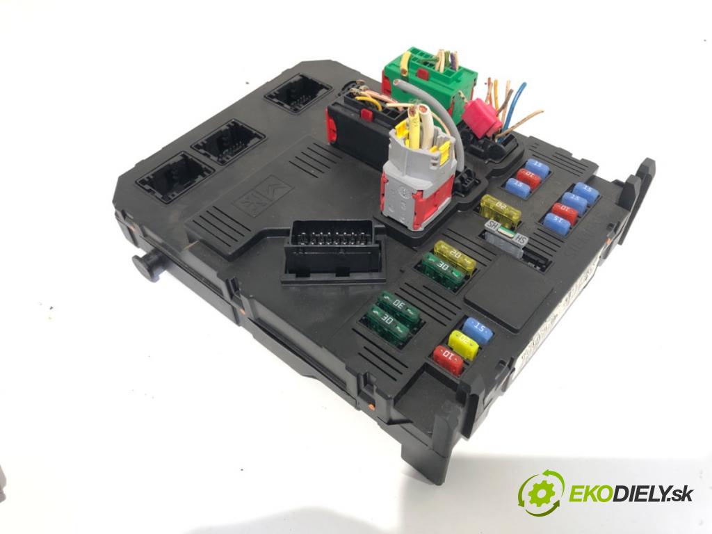 PEUGEOT 407 SW (6E_) 2004 - 2011    2.0 100 kW [136 KM] benzyna 2004 - 2005  modul BSI 9655708480 (Pojistkové skříňky)