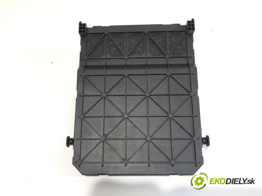 PEUGEOT 407 SW (6E_) 2004 - 2011    2.0 100 kW [136 KM] benzyna 2004 - 2005  modul BSI 9655708480 (Pojistkové skříňky)