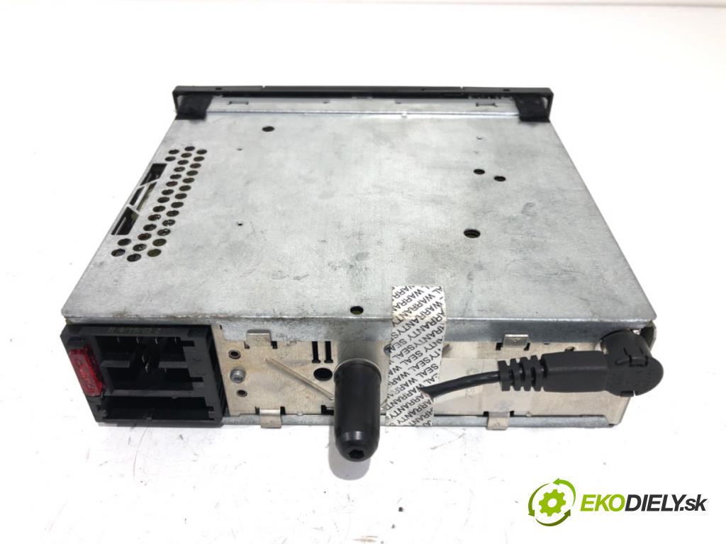 VW PASSAT B5.5 (3B3) 2000 - 2005    1.9 TDI 74 kW [101 KM] olej napędowy 2000 - 2005  RADIO 1J0035152F (Audio zariadenia)