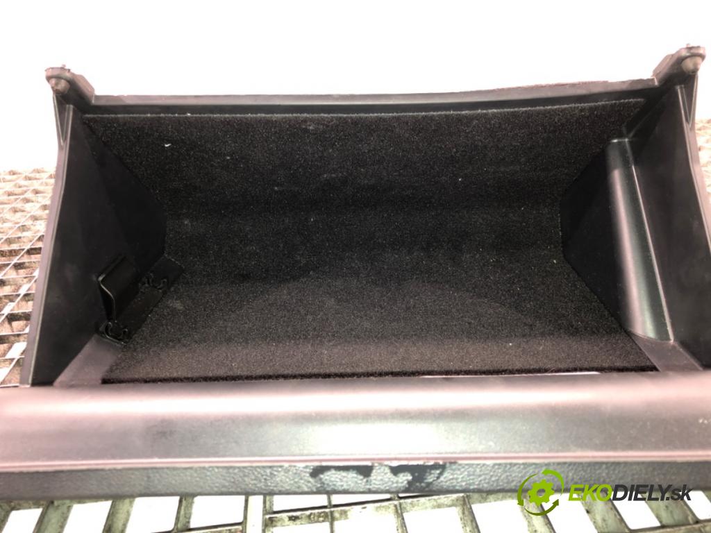 SKODA OCTAVIA III (5E3, NL3, NR3) 2012 - 2022    1.6 TDI 66 kW [90 KM] olej napędowy 2012 - 2022  Priehradka, kastlík spolujazdca 5E1857121A (Priehradka, kastlík)