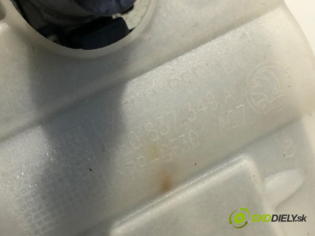 SKODA OCTAVIA III (5E3, NL3, NR3) 2012 - 2022    1.6 TDI 66 kW [90 KM] olej napędowy 2012 - 2022  Kľučka vonkajšia ľavy predný