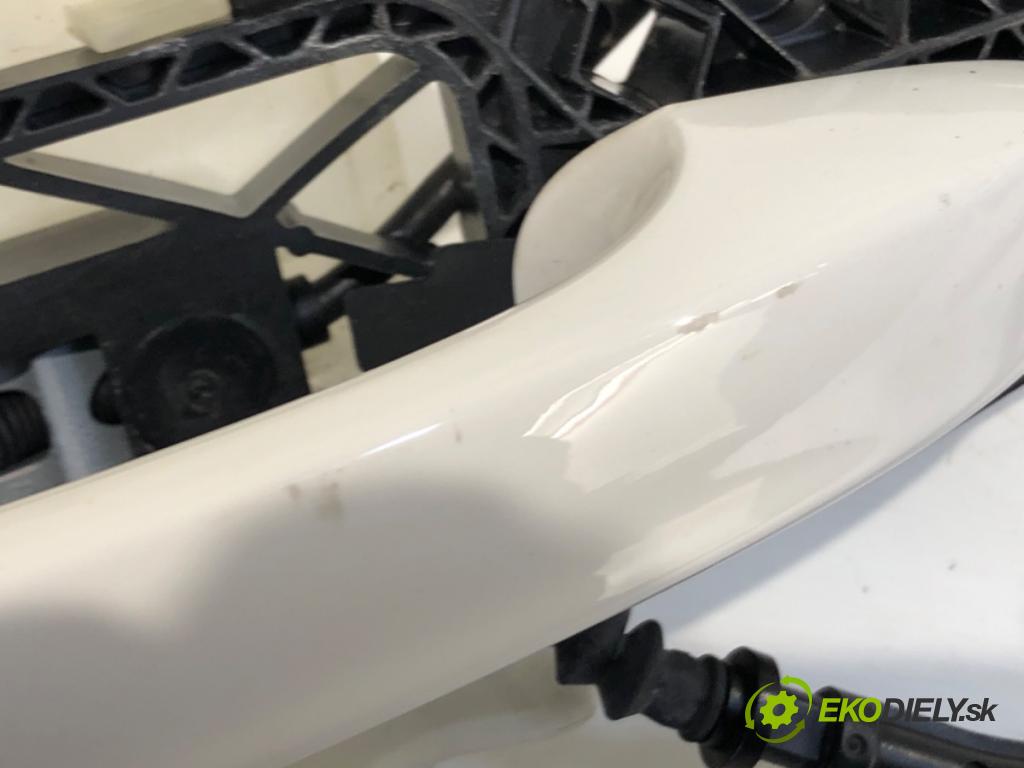 SKODA OCTAVIA III (5E3, NL3, NR3) 2012 - 2022    1.6 TDI 66 kW [90 KM] olej napędowy 2012 - 2022  Kľučka vonkajšia ľavy predný
