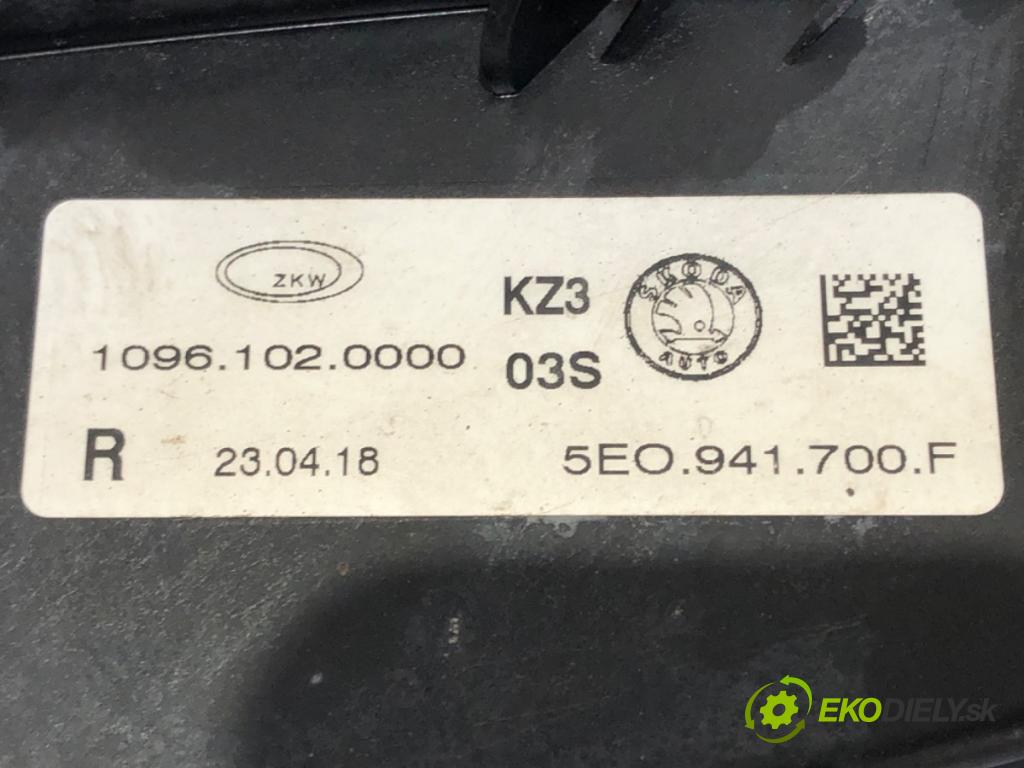 SKODA OCTAVIA III (5E3, NL3, NR3) 2012 - 2022    1.6 TDI 66 kW [90 KM] olej napędowy 2012 - 2022  hmlové svetlo, hmlovka pravý přední část 5E0941700F