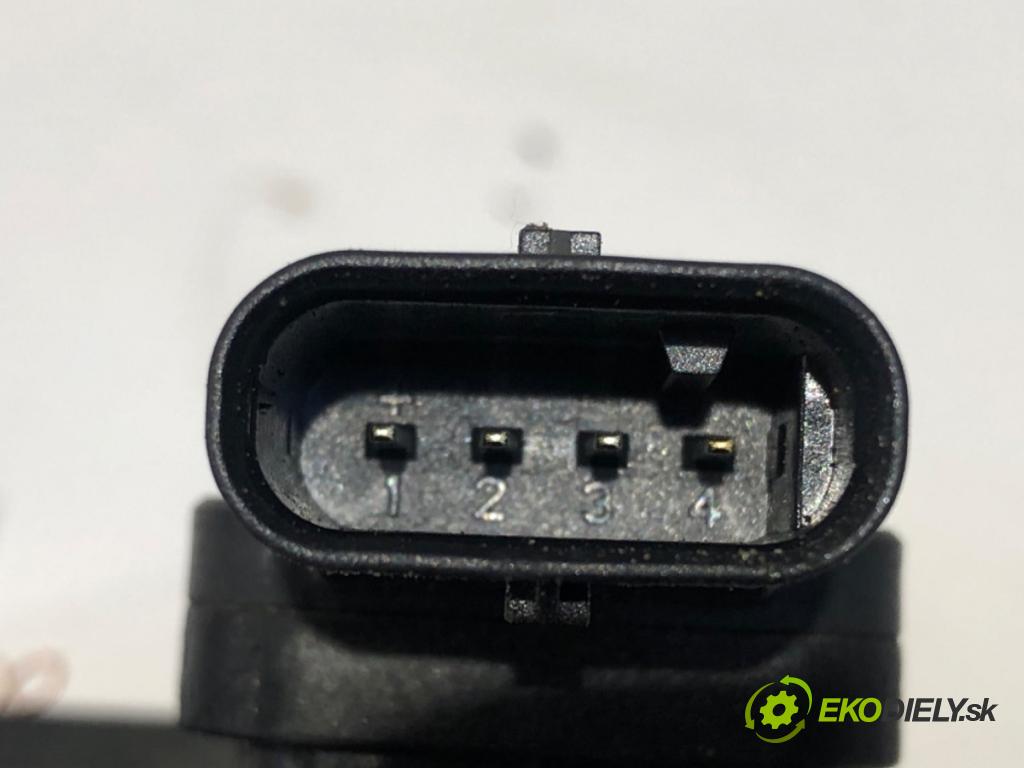 SKODA OCTAVIA III (5E3, NL3, NR3) 2012 - 2022    1.6 TDI 66 kW [90 KM] olej napędowy 2012 - 2022  Váha vzduchu 04L906461B (Váha vzduchu)