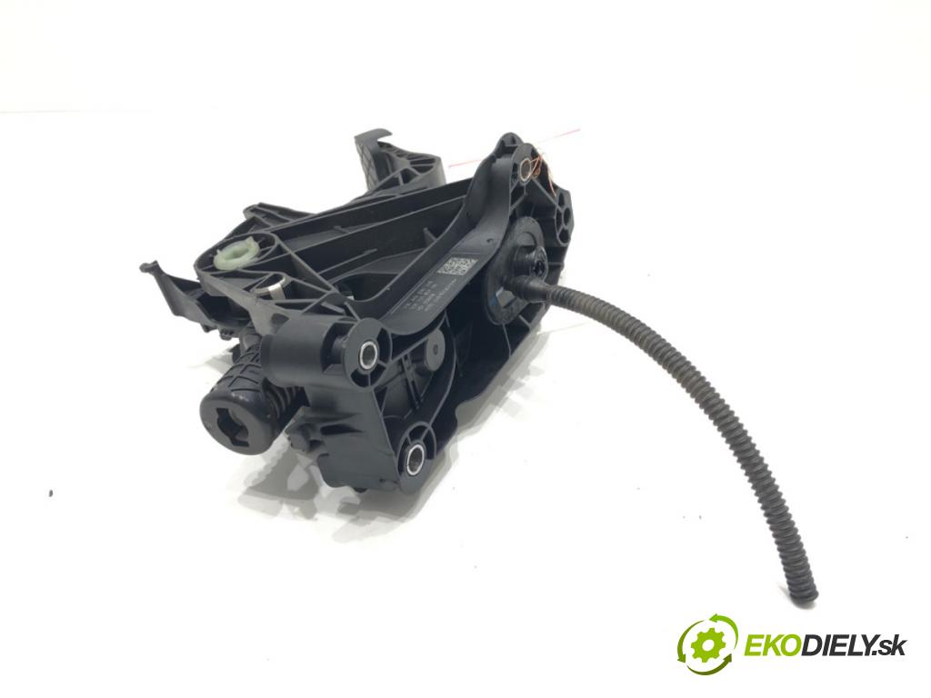 SKODA OCTAVIA III (5E3, NL3, NR3) 2012 - 2022    1.6 TDI 66 kW [90 KM] olej napędowy 2012 - 2022  PEDÁL: 5Q1721059GE (Pedál)