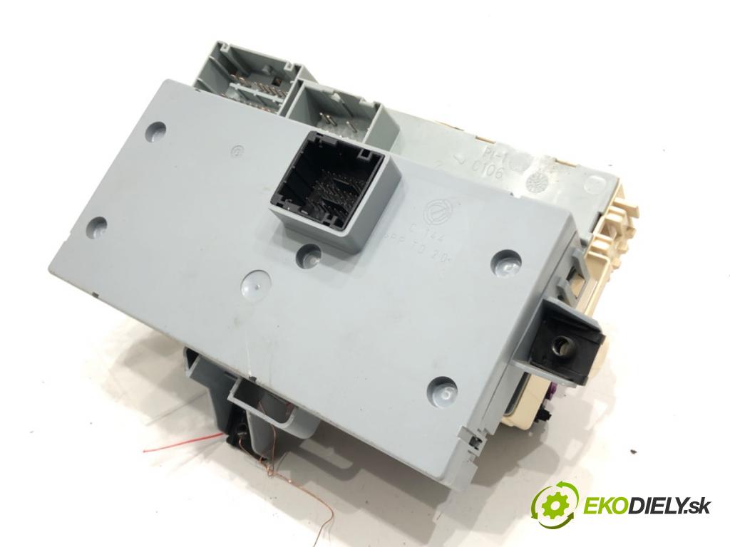 ALFA ROMEO GT (937_) 2003 - 2010    2.0 JTS (937CXH1A, 937CXH11) 121 kW [165 KM] benzyna 2003 - 2010  modul BSI 60684628 (Pojistkové skříňky)