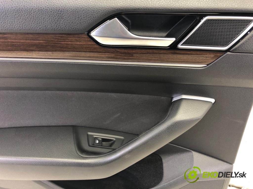 VW PASSAT B8 sedan 2016 132 kW 1.8 TSI 1798 čalúnenie Dvere ľavy zad