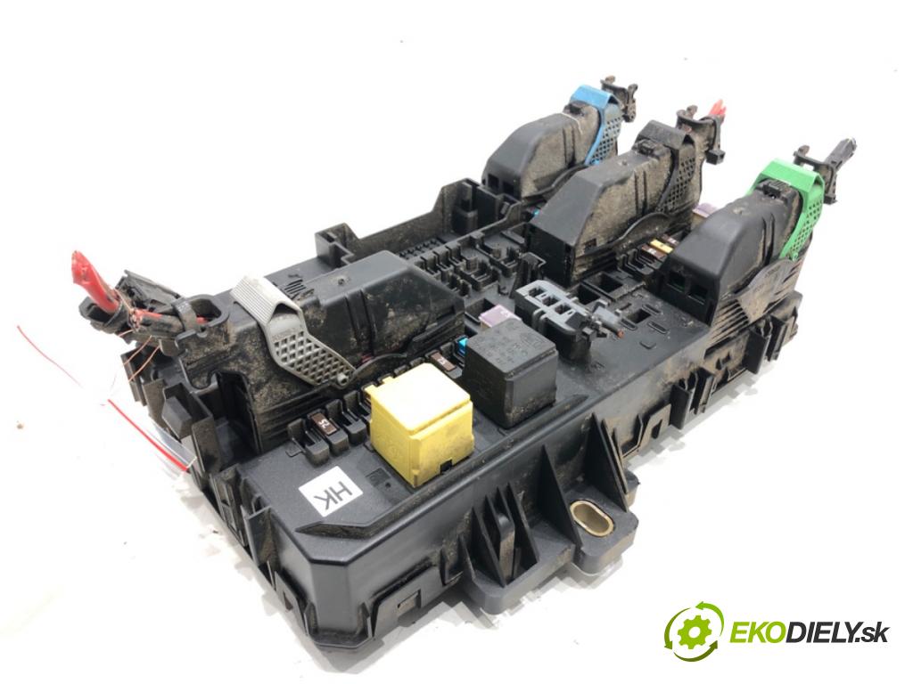 OPEL ZAFIRA B Nadwozie pełne/minivan (A05) 2005 - 2015    1.9 CDTI VAN (M75) 88 kW [120 KM] olej napędowy 2005 - 2015  modul BSI 13206762 (Pojistkové skříňky)