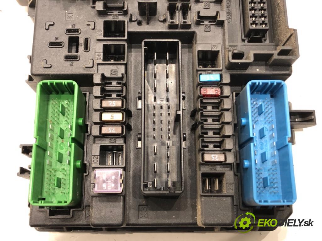 OPEL ZAFIRA B Nadwozie pełne/minivan (A05) 2005 - 2015    1.9 CDTI VAN (M75) 88 kW [120 KM] olej napędowy 2005 - 2015  modul BSI 13206762 (Pojistkové skříňky)