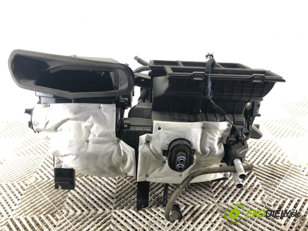 HYUNDAI VELOSTER (FS) 2011 - 2017    1.6 GDI 103 kW [140 KM] benzyna 2011 - 2017  Výhrevné teleso, radiátor kúrenia KOMBAJN H40073-0880