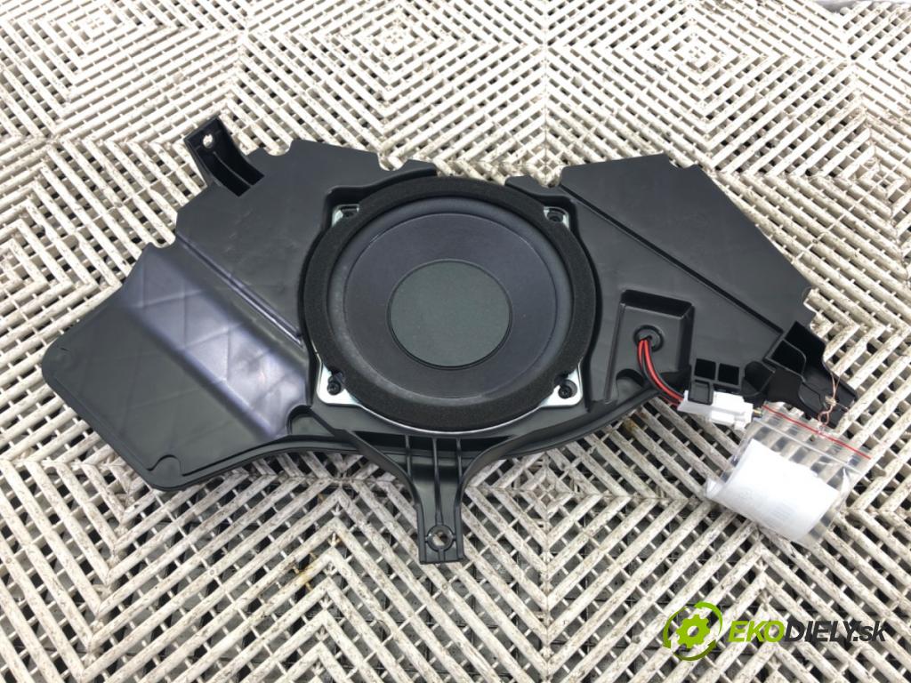 HYUNDAI VELOSTER (FS) 2011 - 2017    1.6 GDI 103 kW [140 KM] benzyna 2011 - 2017  subwoofer 96380-2V100 (Audio zariadenia)