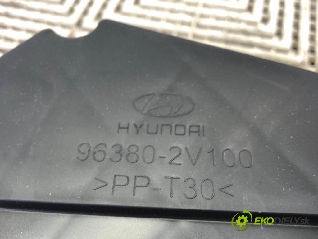 HYUNDAI VELOSTER (FS) 2011 - 2017    1.6 GDI 103 kW [140 KM] benzyna 2011 - 2017  subwoofer 96380-2V100 (Audio zariadenia)