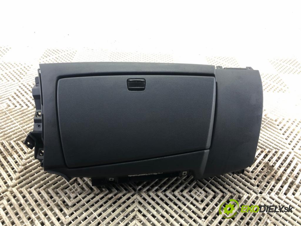 BMW 1 (E87) 2003 - 2013    118 d 90 kW [122 KM] olej napędowy 2004 - 2007  Priehradka, kastlík spolujazdca  (Priehradky, kastlíky)