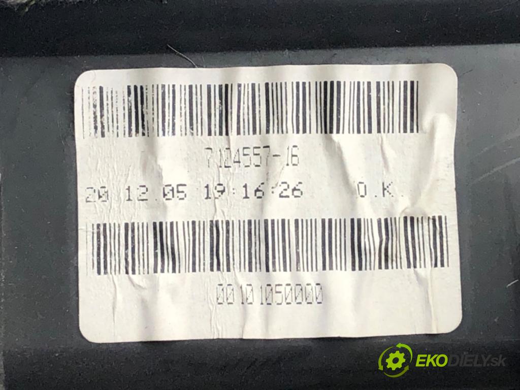 BMW 1 (E87) 2003 - 2013    118 d 90 kW [122 KM] olej napędowy 2004 - 2007  Priehradka, kastlík spolujazdca  (Priehradky, kastlíky)